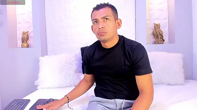 Snapshot of AntonioRuda chatting on May 31, 11:39 am AntonioRuda online show from May 31, 11:39 am