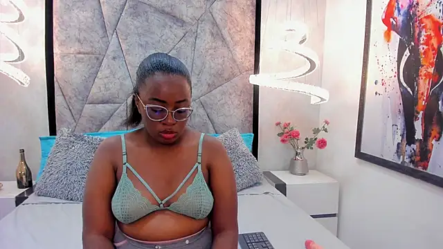 Snapshot of ZoeBrowns chatting on May 30, 12:24 pm ZoeBrowns online show from May 30, 12:24 pm