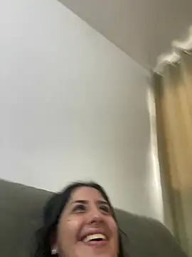 Snapshot of mileninhasexy chatting on May 21, 5:20 pm mileninhasexy online show from May 21, 5:20 pm