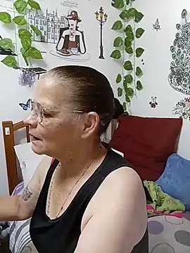 Snapshot of katrinna_ chatting on May 26, 9:33 pm katrinna online show from May 26, 9:33 pm
