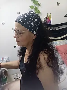 Snapshot of katrinna_ chatting on June 21, 12:24 am katrinna online show from June 21, 12:24 am