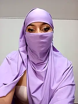 Snapshot of Samira_1 chatting on July 6, 11:40 pm Samira 1 online show from July 6, 11:40 pm