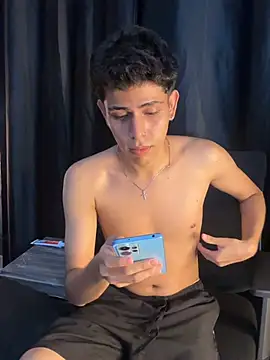 hunterwest06 online show from July 17, 1:45 am