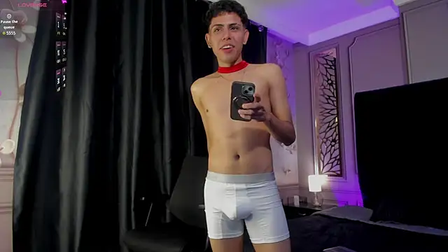 hunterwest06 online show from July 22, 4:43 pm