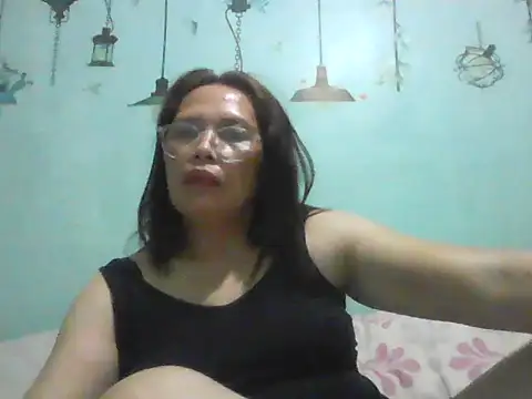 Snapshot of momshe2026 chatting on May 30, 8:06 pm momshe2026 online show from May 30, 8:06 pm