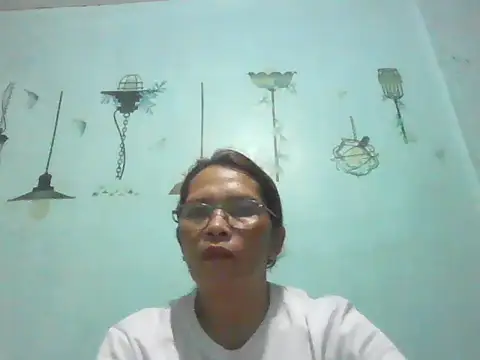 Snapshot of momshe2026 chatting on June 16, 2:30 pm momshe2026 online show from June 16, 2:30 pm