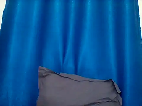 Snapshot of sexyapple23 chatting on July 11, 10:40 am sexyapple23 online show from July 11, 10:40 am