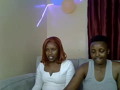 Snapshot of ebonyafriqueen1 chatting on May 25, 4:40 am ebonyafriqueen1 online show from May 25, 4:40 am