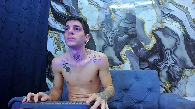 Snapshot of boy_max_latin chatting on June 1, 7:15 pm boy max latin online show from June 1, 7:15 pm