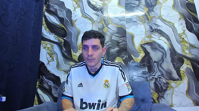 Snapshot of boy_max_latin chatting on June 20, 8:11 pm boy max latin online show from June 20, 8:11 pm
