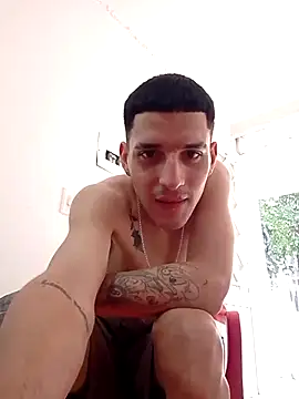 Snapshot of boy_max_latin chatting on July 15, 1:38 pm boy max latin online show from July 15, 1:38 pm