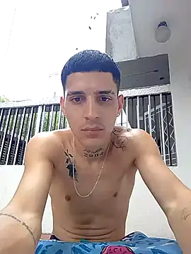 Snapshot of boy_max_latin chatting on July 17, 7:52 pm boy max latin online show from July 17, 7:52 pm