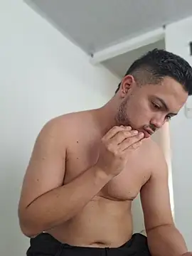 Snapshot of ORTIZ96hot chatting on July 14, 8:03 pm ORTIZ96hot online show from July 14, 8:03 pm