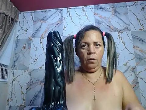 Snapshot of alina_maturee chatting on June 1, 8:16 am alina maturee online show from June 1, 8:16 am