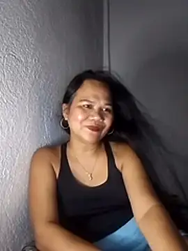 Snapshot of missLiLy07 chatting on May 31, 2:35 pm missLiLy07 online show from May 31, 2:35 pm
