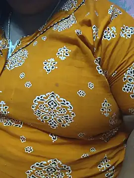 Snapshot of geetha431 chatting on June 25, 6:34 pm geetha431 online show from June 25, 6:34 pm