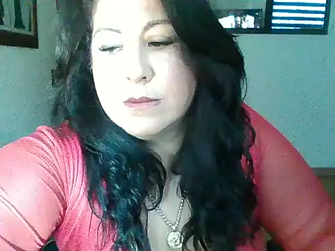 Snapshot of CurvyFireLatina chatting on May 27, 1:52 pm CurvyFireLatina online show from May 27, 1:52 pm