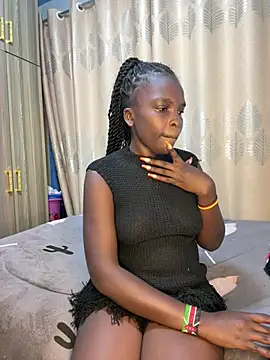 Snapshot of beauty_in_black chatting on May 21, 9:00 pm beauty in black online show from May 21, 9:00 pm
