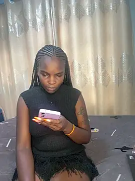 Snapshot of beauty_in_black chatting on June 5, 12:33 pm beauty in black online show from June 5, 12:33 pm