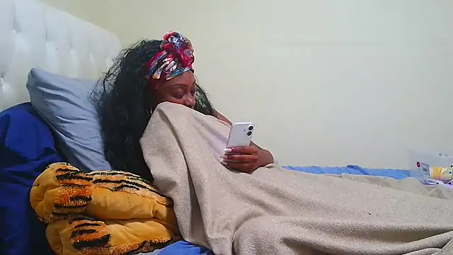 Snapshot of Prettylondond chatting on July 16, 2:28 am Prettylondond online show from July 16, 2:28 am