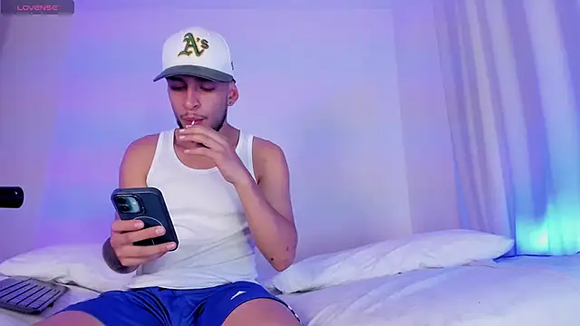  Kevin xxx online show from November 30, 6:17 am