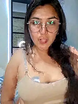 morena95  online show from June 13, 8:51 pm