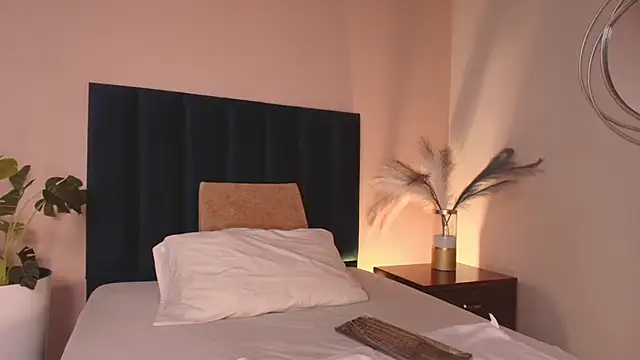 ParisGrayy online show from May 30, 5:32 pm