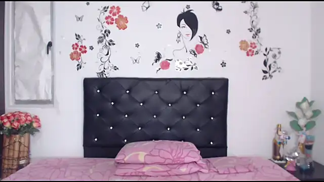 Snapshot of sashaxhot21 chatting on December 15, 10:14 pm sashaxhot21 online show from December 15, 10:14 pm