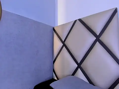 Snapshot of Zoee-Ross chatting on May 21, 8:49 pm Zoee-Ross online show from May 21, 8:49 pm