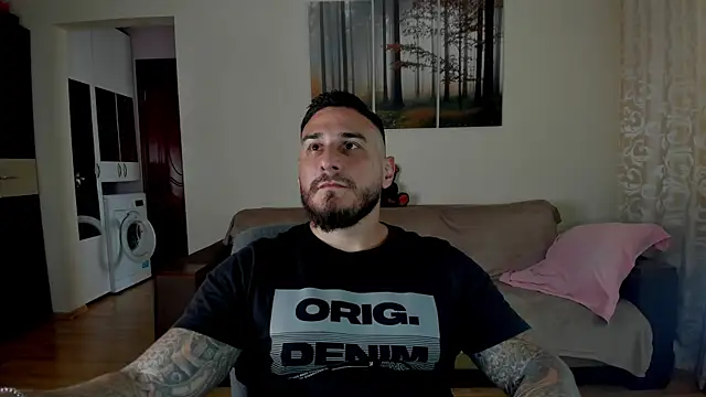 Snapshot of Gymdominus chatting on June 26, 8:41 am Gymdominus online show from June 26, 8:41 am