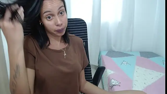 Snapshot of Valeria_Santos_ chatting on May 28, 4:37 pm Valeria Santos online show from May 28, 4:37 pm