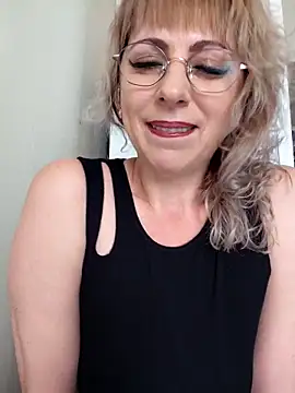 Snapshot of Kitty-MEOWW chatting on May 26, 8:54 am Kitty-MEOWW online show from May 26, 8:54 am