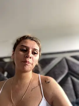 alison parkerrr26 online show from May 25, 6:47 pm