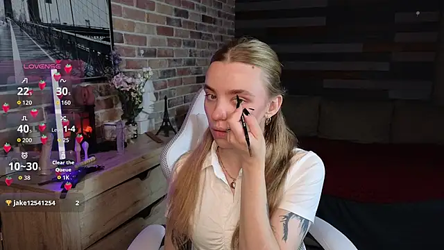 Snapshot of eva_swetty chatting on June 2, 9:17 pm eva swetty online show from June 2, 9:17 pm