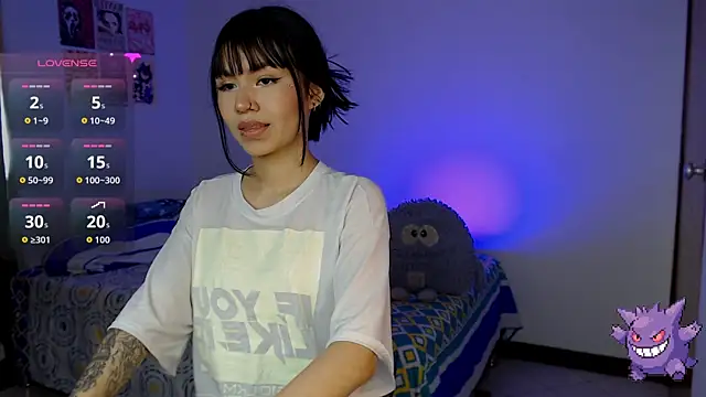 NicoRobin7 online show from July 17, 8:24 pm