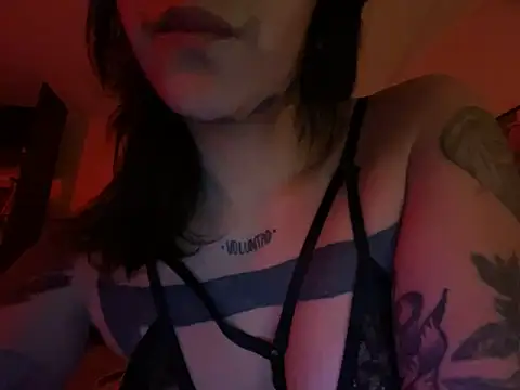 Snapshot of zoe_secrets chatting on May 24, 3:11 am zoe secrets online show from May 24, 3:11 am