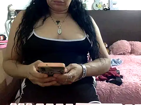 Snapshot of mommy-flabia chatting on July 1, 2:13 am mommy-flabia online show from July 1, 2:13 am