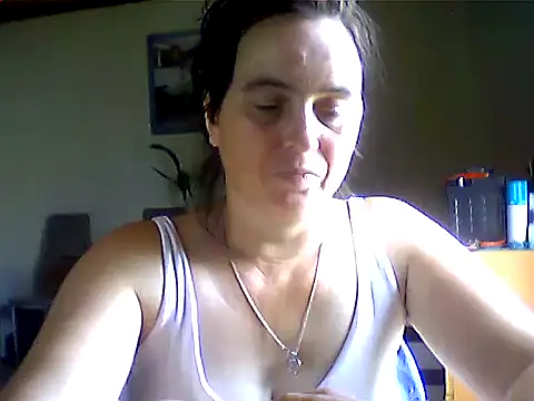 Snapshot of AniaCool77 chatting on June 18, 9:14 am AniaCool77 online show from June 18, 9:14 am