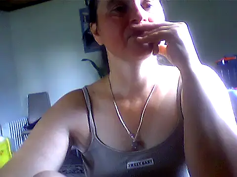 Snapshot of AniaCool77 chatting on June 22, 12:02 pm AniaCool77 online show from June 22, 12:02 pm
