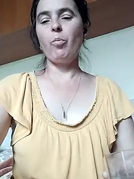 Snapshot of AniaCool77 chatting on July 7, 9:02 am AniaCool77 online show from July 7, 9:02 am
