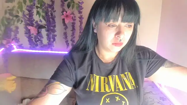 Snapshot of Bubblesquirtt chatting on June 21, 10:34 pm Bubblesquirtt online show from June 21, 10:34 pm