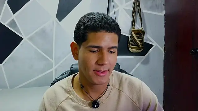 Snapshot of _juanacock_ chatting on June 21, 1:46 pm juanacock online show from June 21, 1:46 pm