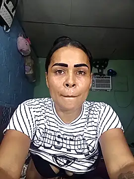 Snapshot of TuGatica_sexy chatting on June 21, 11:07 pm TuGatica sexy online show from June 21, 11:07 pm