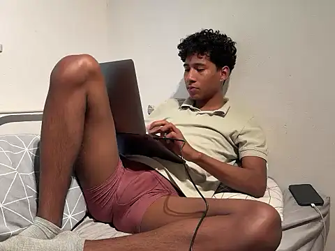 Snapshot of juan202611 chatting on June 8, 5:24 pm juan202611 online show from June 8, 5:24 pm