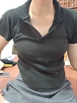 Snapshot of Em_Bong chatting on May 28, 1:14 am Em Bong online show from May 28, 1:14 am