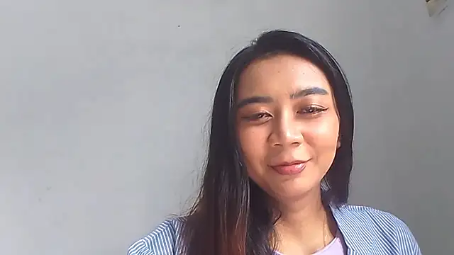 Snapshot of KristieOrtmann chatting on May 28, 6:10 am KristieOrtmann online show from May 28, 6:10 am