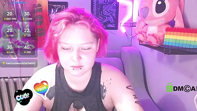 Snapshot of DolliRosees chatting on June 5, 3:57 am DolliRosees online show from June 5, 3:57 am