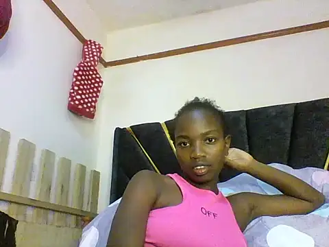 Snapshot of aliana082169 chatting on June 1, 7:04 pm aliana082169 online show from June 1, 7:04 pm
