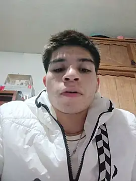 Snapshot of Oliver_LA chatting on August 2, 5:39 am Oliver LA online show from August 2, 5:39 am