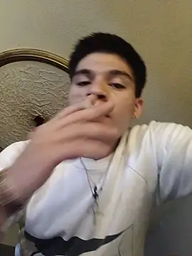Snapshot of Oliver_LA chatting on August 3, 10:54 am Oliver LA online show from August 3, 10:54 am